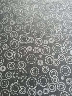 Le polyester a réutilisé les écrans antibruits insonorisés pour le mur de lieu de réunion